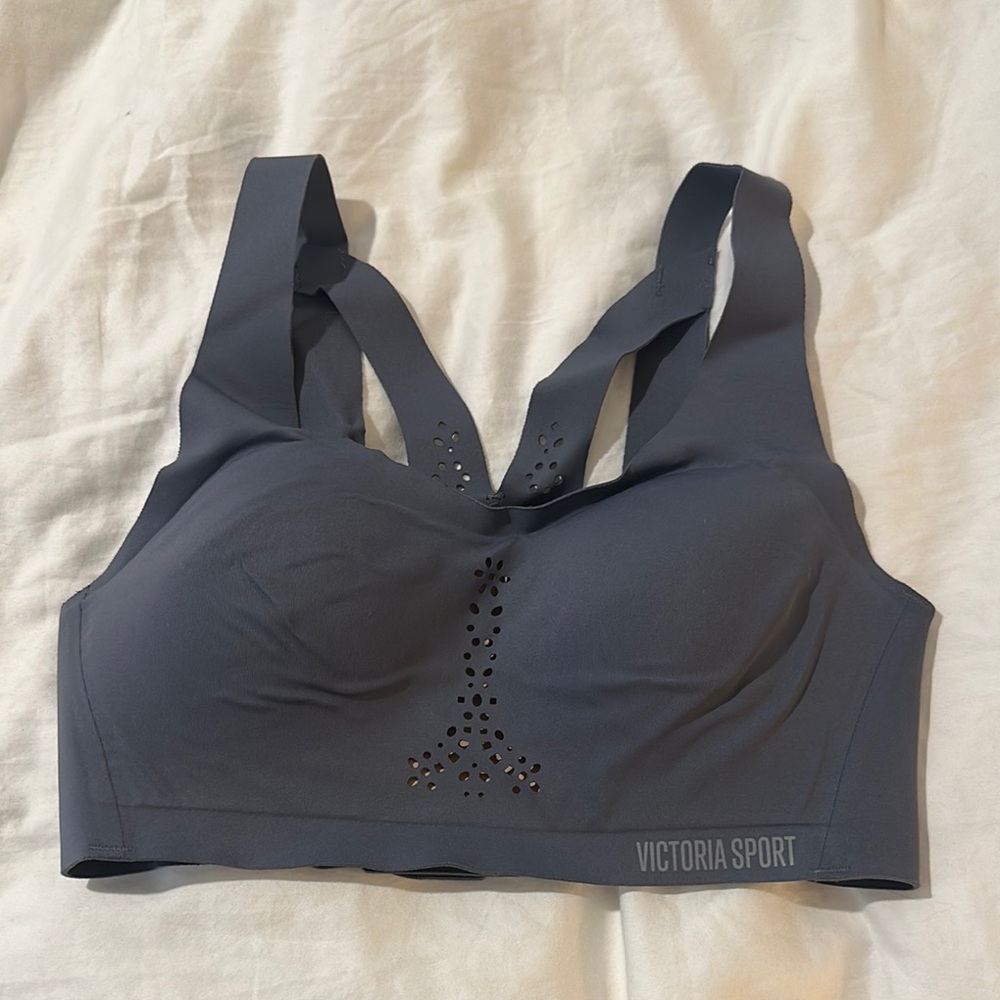 Gray Sports Bra with Molded Cups and Moisture-Wicking Fabric